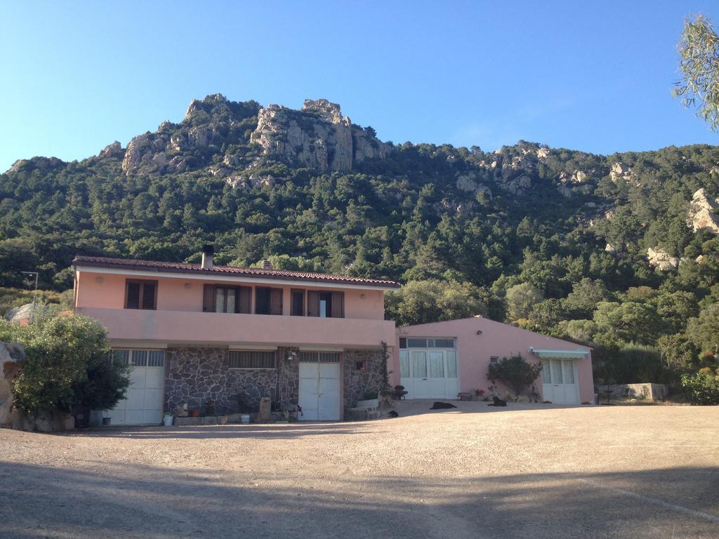 Agriturismo Monte Pino Telti Luaran gambar